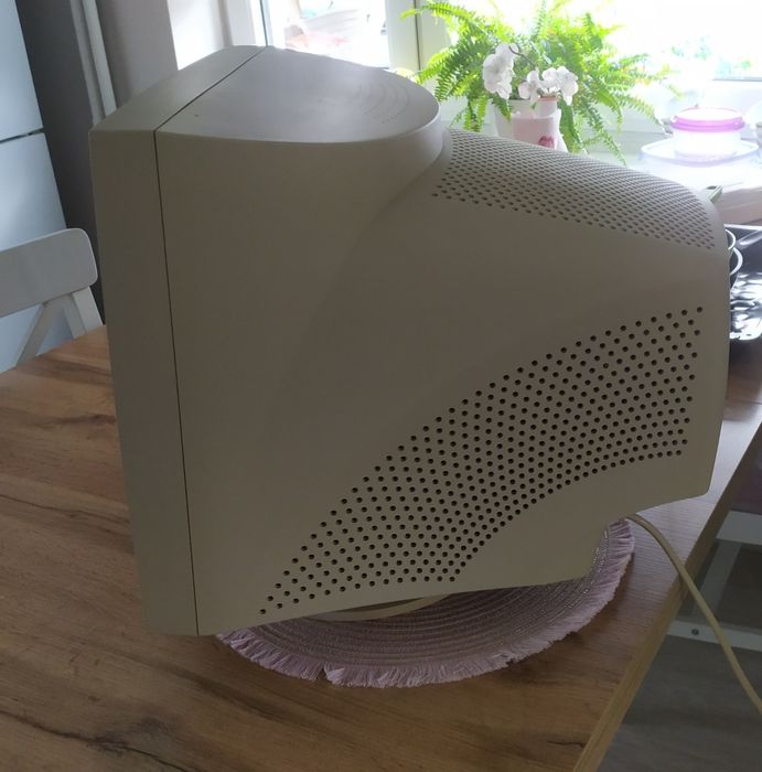 Monitor kineskopowy CRT Actina LGX17B 17 cali do retro gier