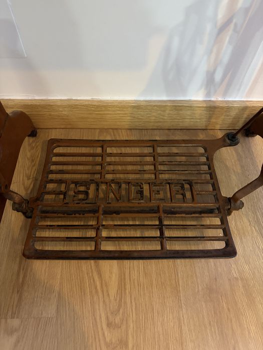 Máquina de Costura Singer