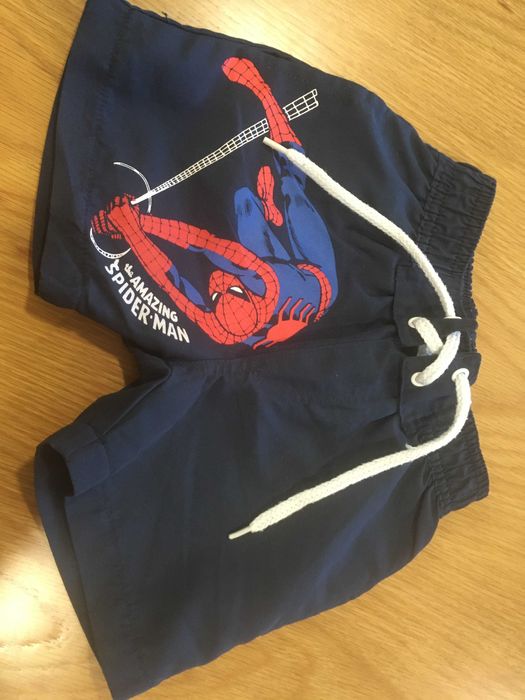 Calções como novos 2 anos apenas 2€ cada