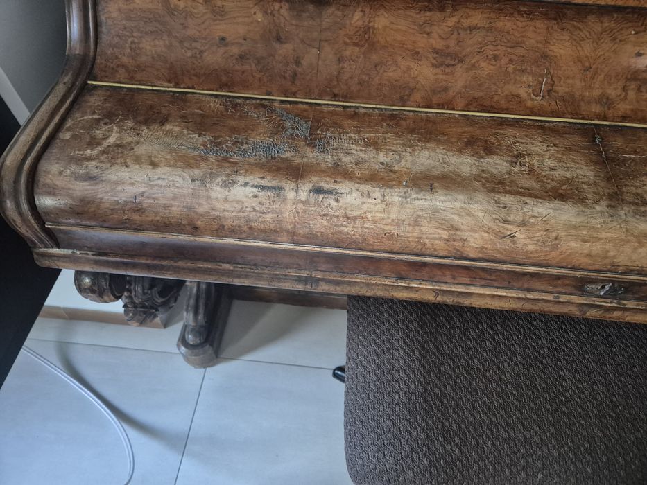 Pianino z XIX wieku