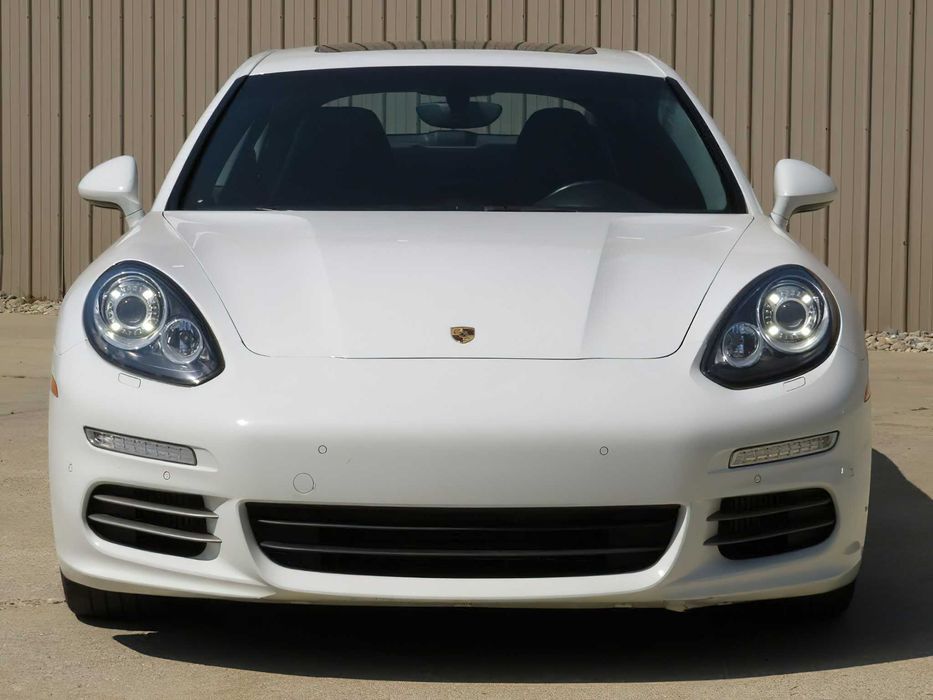 Porsche Panamera 4S      2015