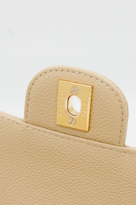 Сумка Chanel Classic Flap 25 Beige Caviar Gold Hardware бежева