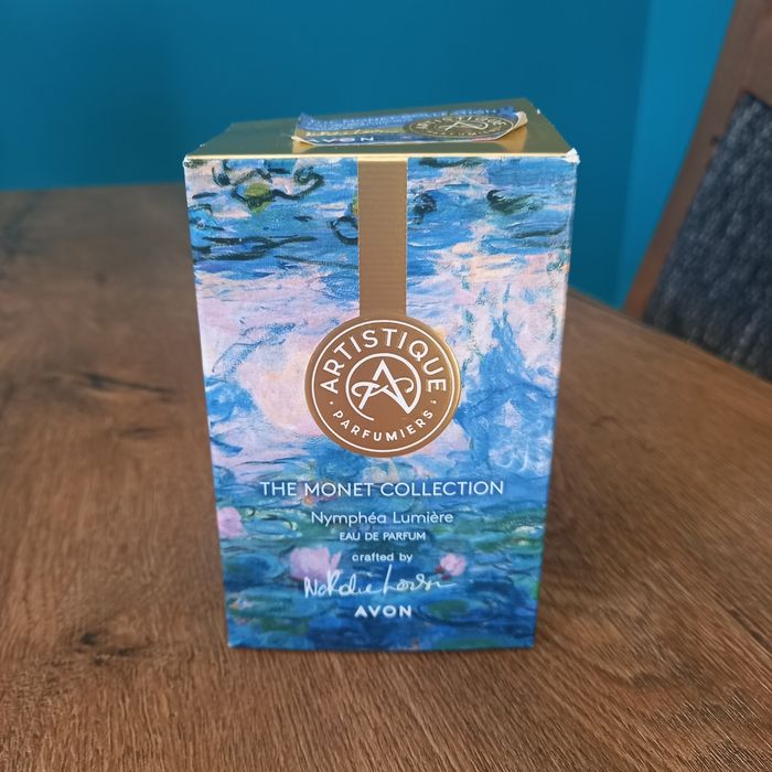 Avon Artistique The Monet Collection Nymphea Lumiere