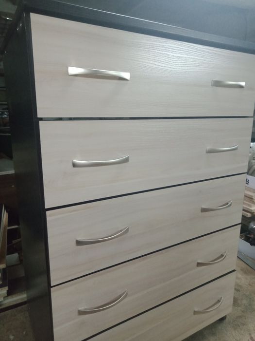 Новый красивый комод