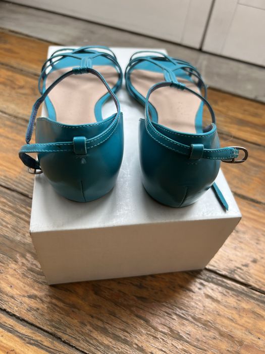 Sandálias camper novas