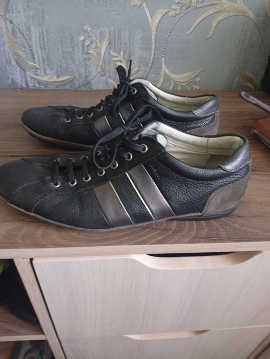 Продам кросівки Geox