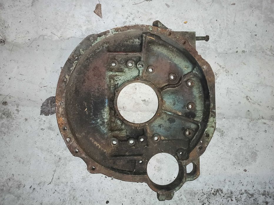 Вузький Картер маховика д-144.