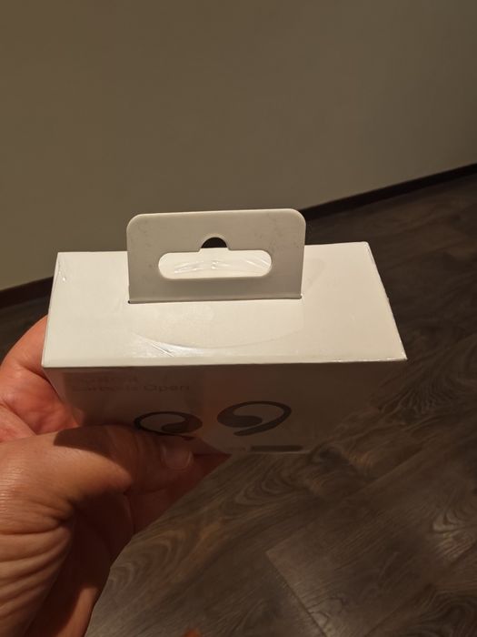 Honor earbuds open phones