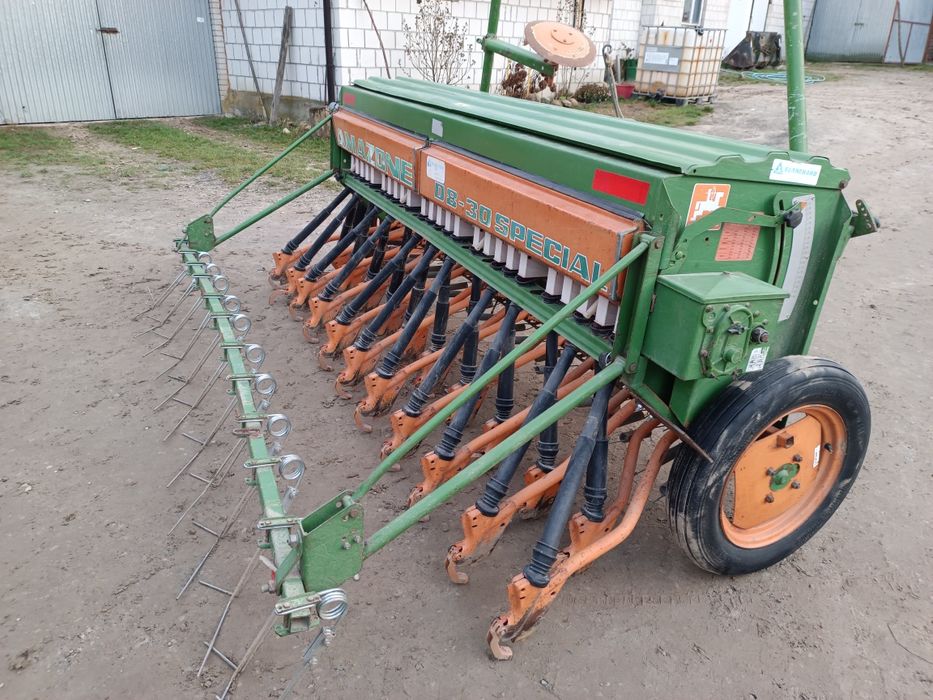 Siewnik Amazone D8-30 Specjal  3m