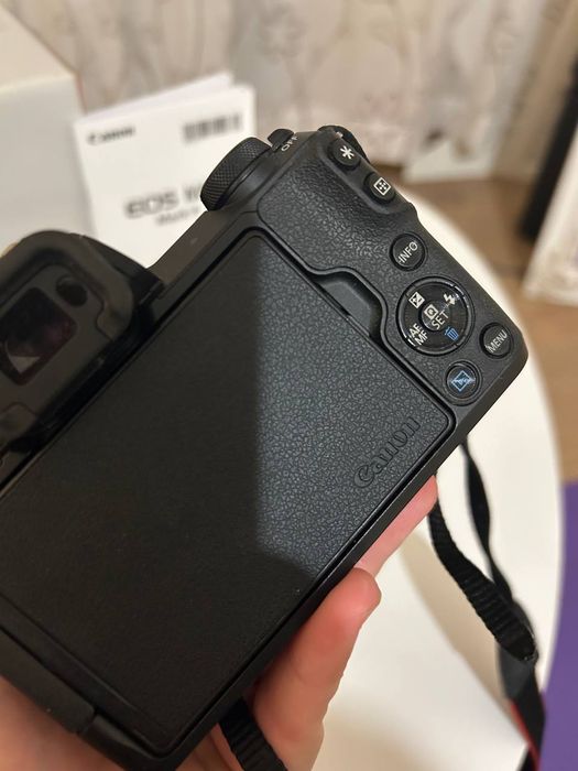 Продам Canon EOS M50 Mark II