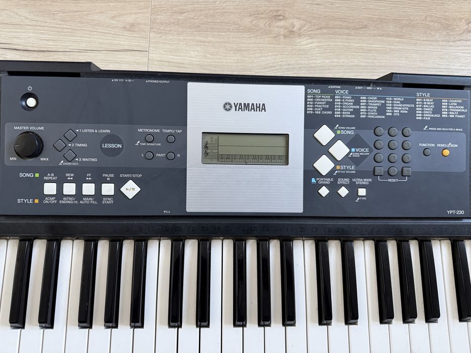 Teclado Yamaha YPT-230