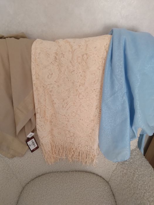 Нова шовкова хустина.