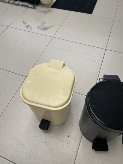 4 caixores de lixo por 10€