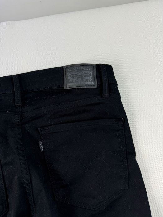 Spodnie Levi’s 311 Shaping Skinny Czarne