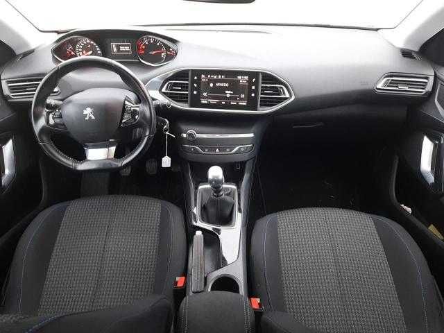Peugeot 308 SW Style (2019) - Carro Peças