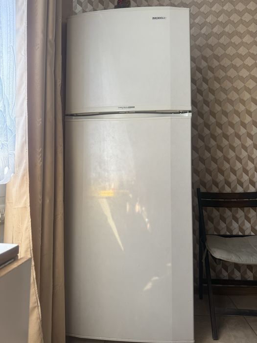 Холодильник Samsung