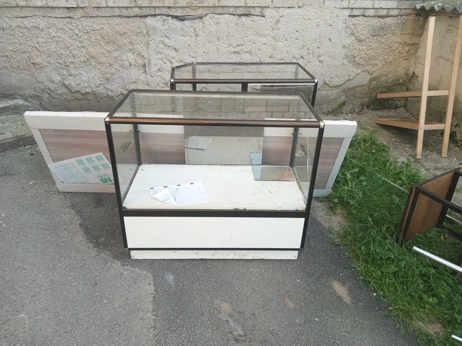 Вітрина скляна пряма і кутова