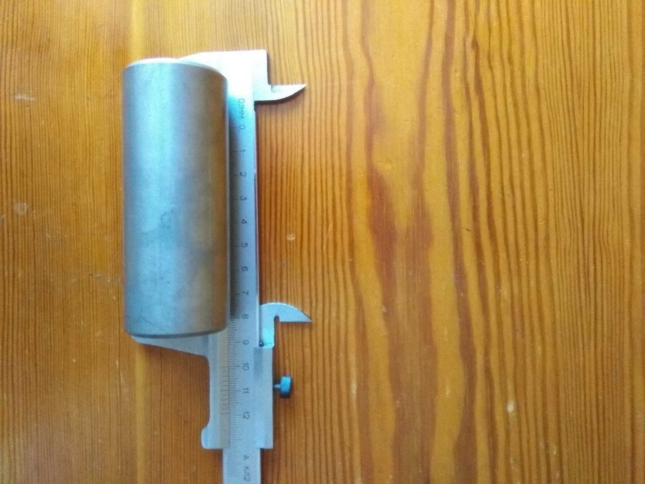 Tuleja metalowa - owalna