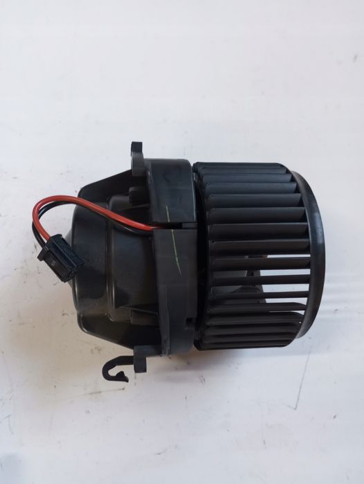 Wentylator nagrzewnicy BMW F40 9297751