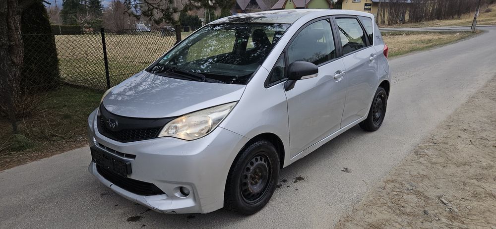 Subaru Trezia Toyota  verso s