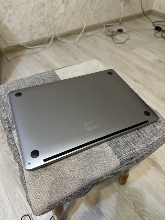 Мак бук про 2017 i5 256 gb 16 озу