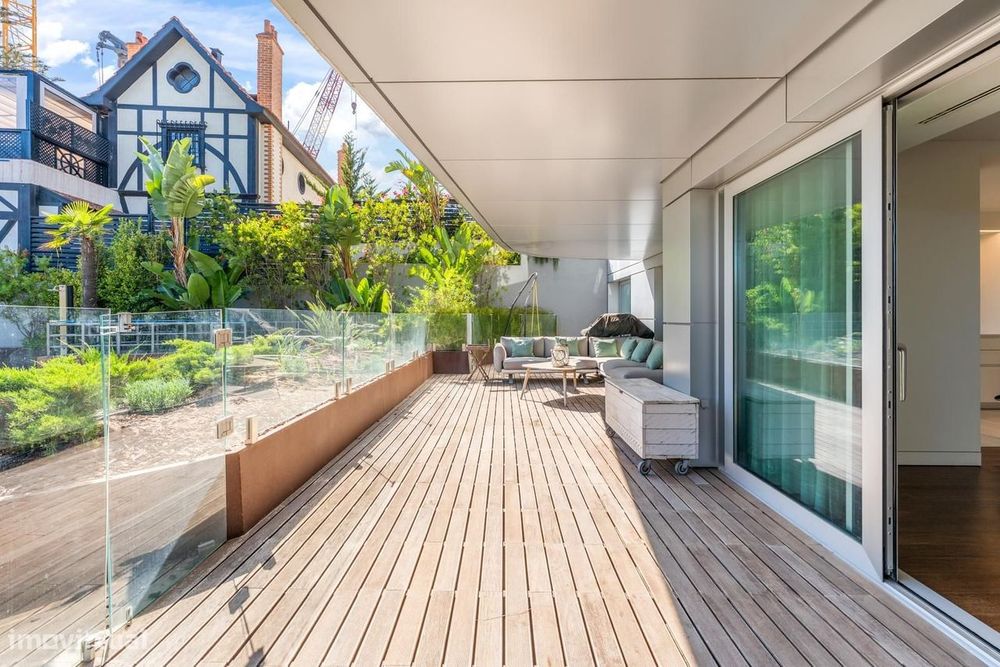 Apartamento T2 com jardim, Cascais