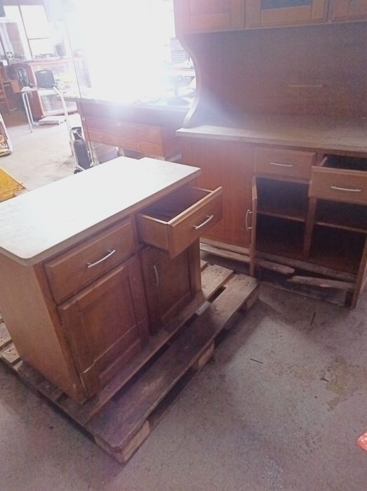 Móvel louceiro com pedra