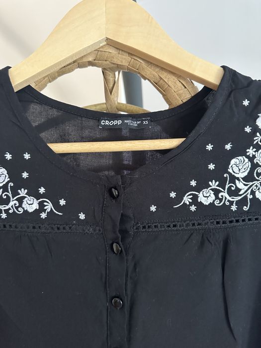 Czarna sukienka cropp S