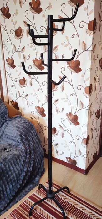 Вішалка для одягу металева (чорна)