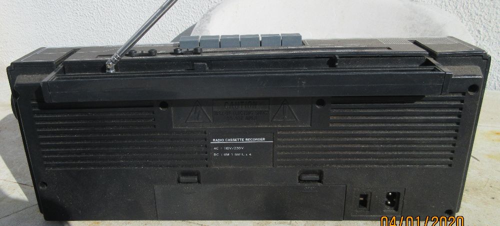 Vende-se Rádio Cassetes