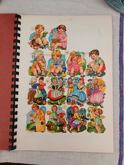 Caderno de recortes de papel vintage