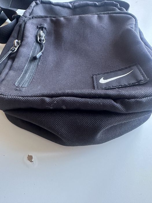 Saszetka Nike Core Small Items II