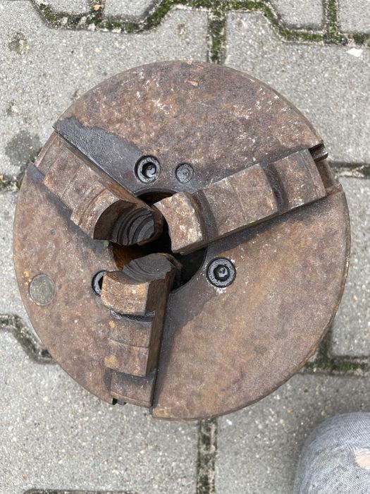 Uchwyt tokarski 200 mm