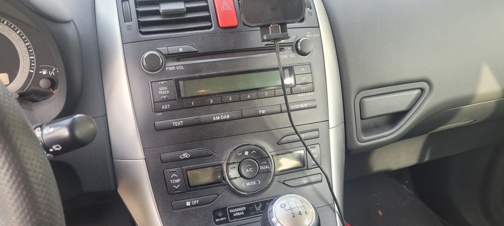 Auris 1.6 prestige club sport