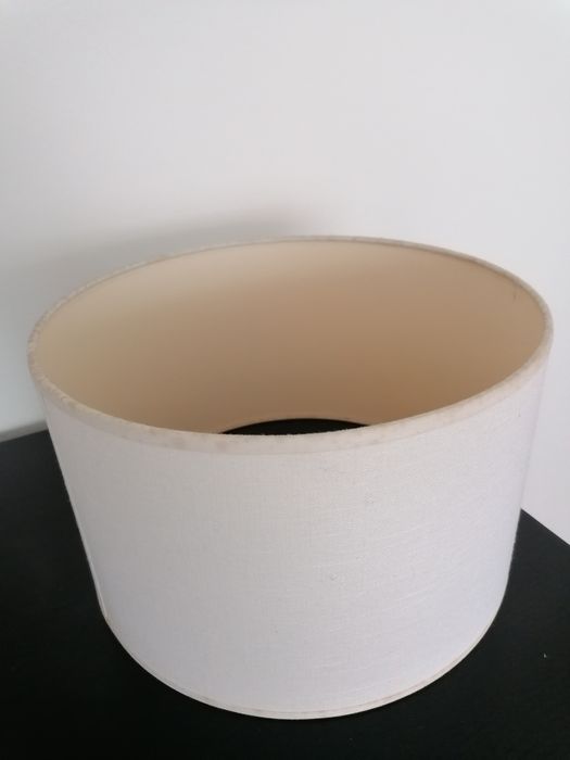 DESCIDA DE PREÇO! Abajour branco cilíndrico