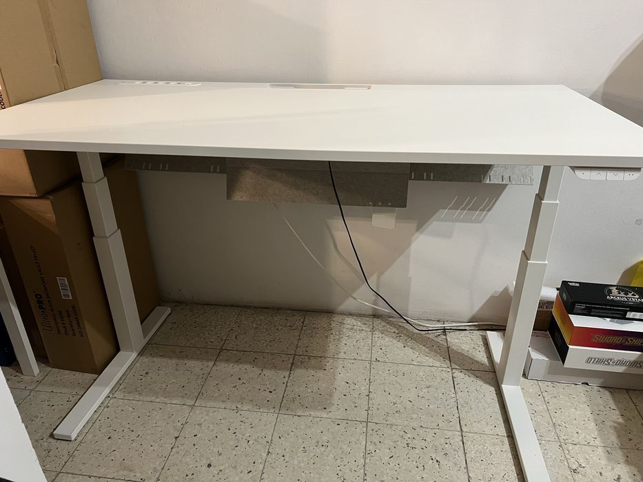 Biurko regulowane Mittzon 160x 80 cm Ikea