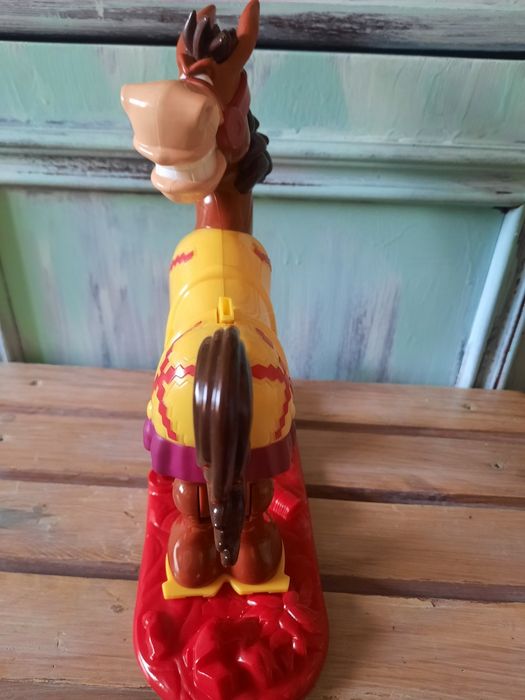 Віслюк, що брикається Hasbro