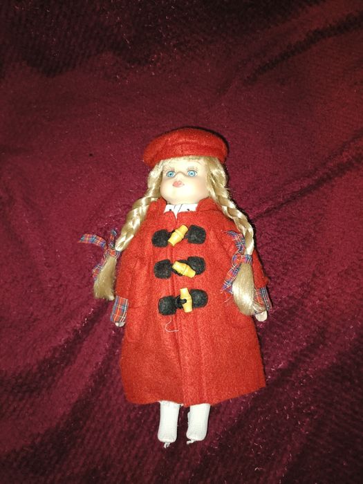 Boneca de porcelana Vintage