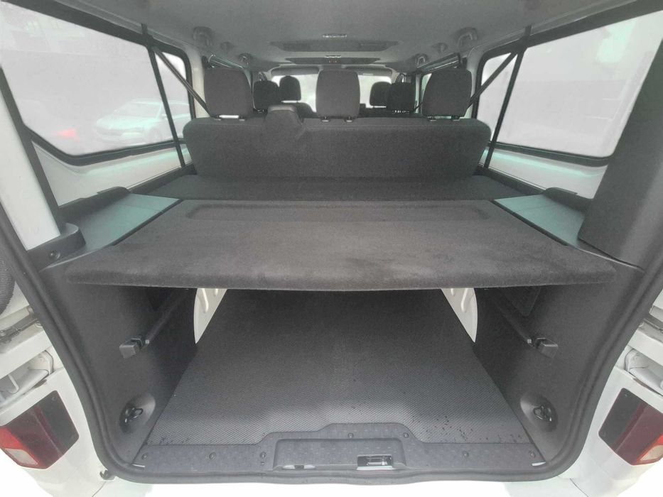 Wynajem Busa 9-Osobowy  Renault Trafic Long, Nowy Model, 150KM