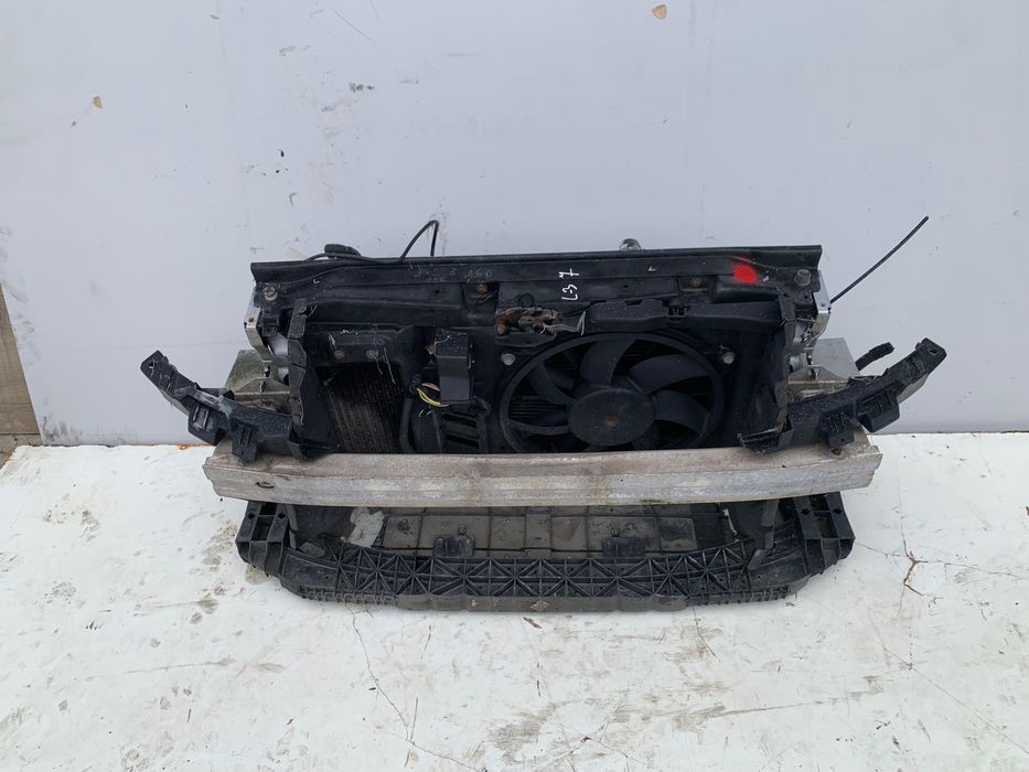 Pas przedni PEUGEOT 308  Wzmocnienie Kompletny 1.6d