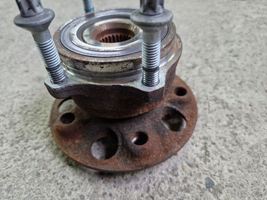 Mercedes S klasa W222 piasta łożysko tyl