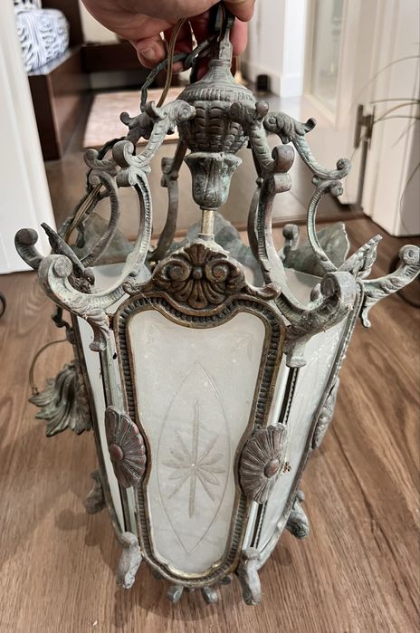 Candelabro de latão rococó.Anos 40 vintage