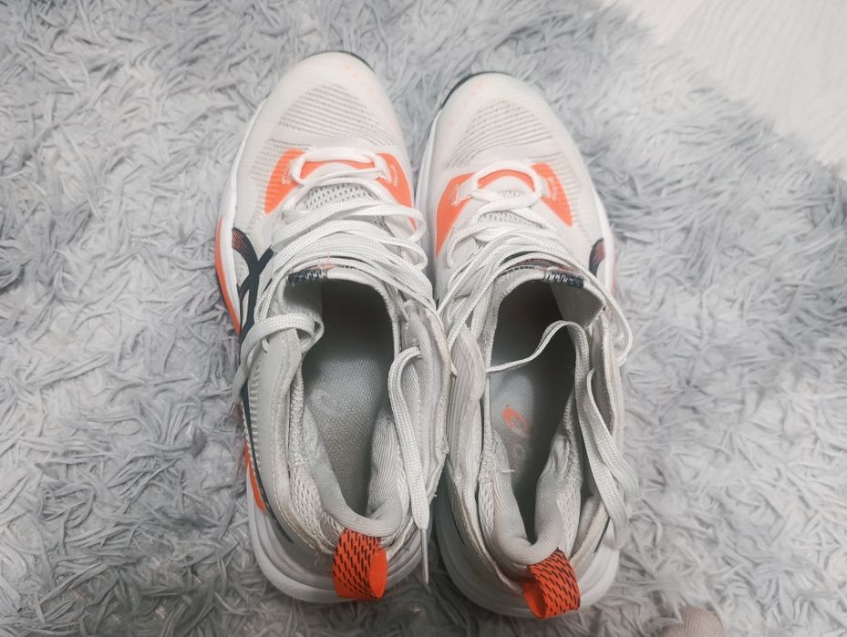 продам волейбольні кросівки asics Metarise Paris 2