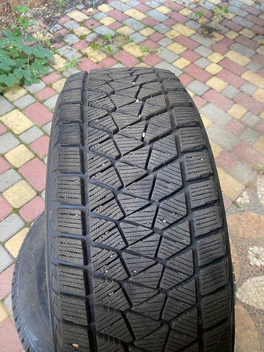 Шина Bridgestone Blizzak 225/65 R17