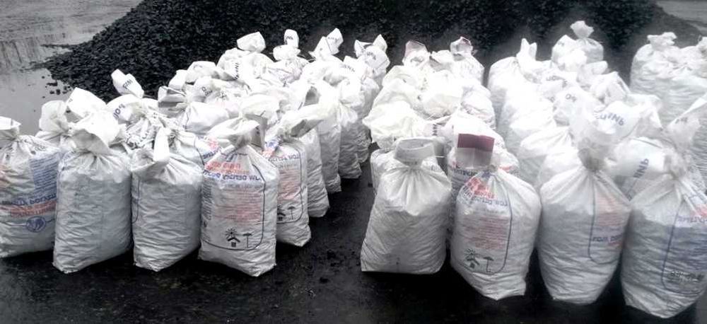 Вугілля брикети пелети тепло яке працює щодня