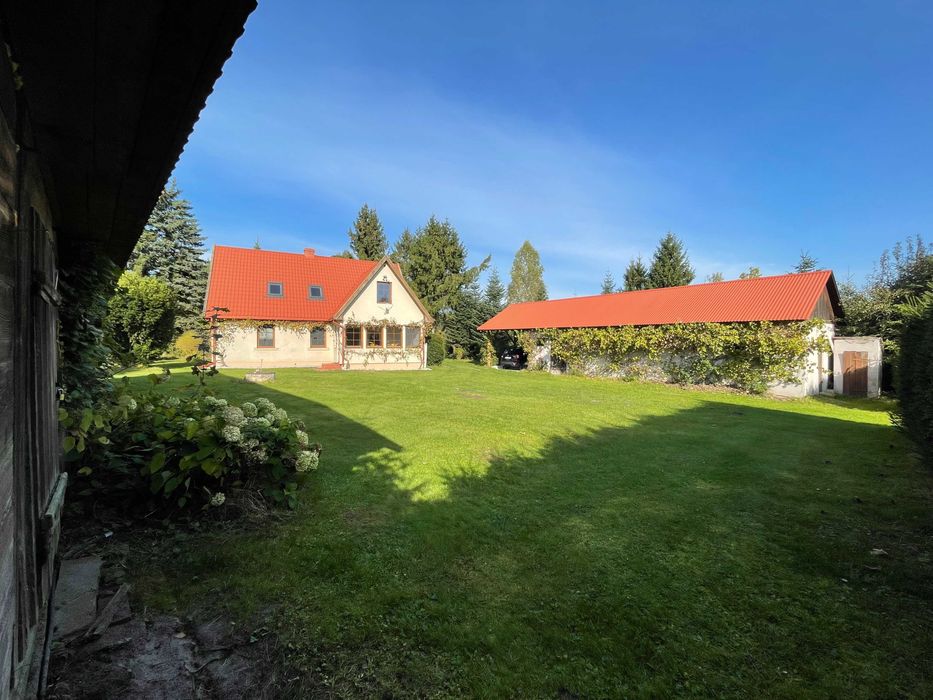 Wyremontowany dom (5 pokoi) na urokliwej duszej działce