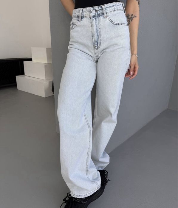 Джинси женские с разрезами размер 30