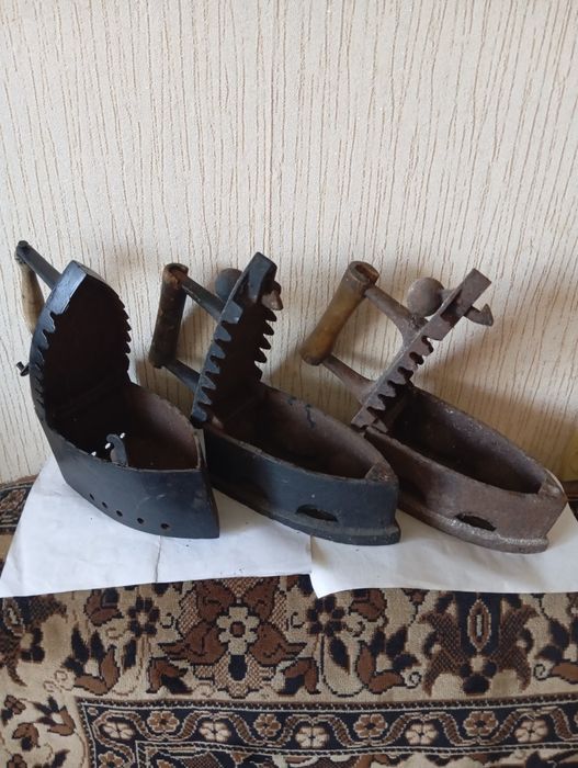 Утюг старинний уголь