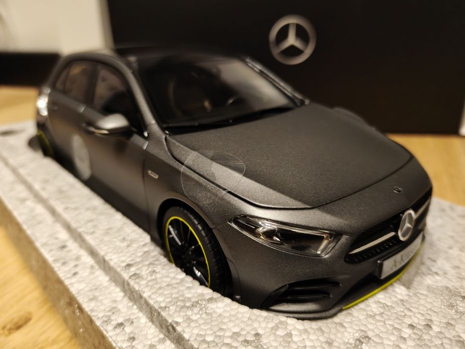 MODEL 1:18  Mercedes-Benz A-KLASA W177, nowy wersja Dealer Norev