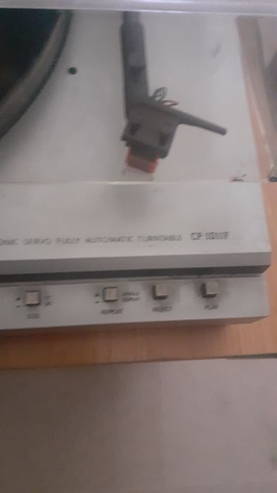 Gira discos Onkyo CP 1011F
